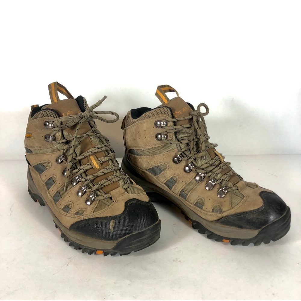 Bearpaw Hiking Boots Men’s/ Boy’s size 8